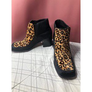 Bruno Valenti 8 Leopard print Sued booties